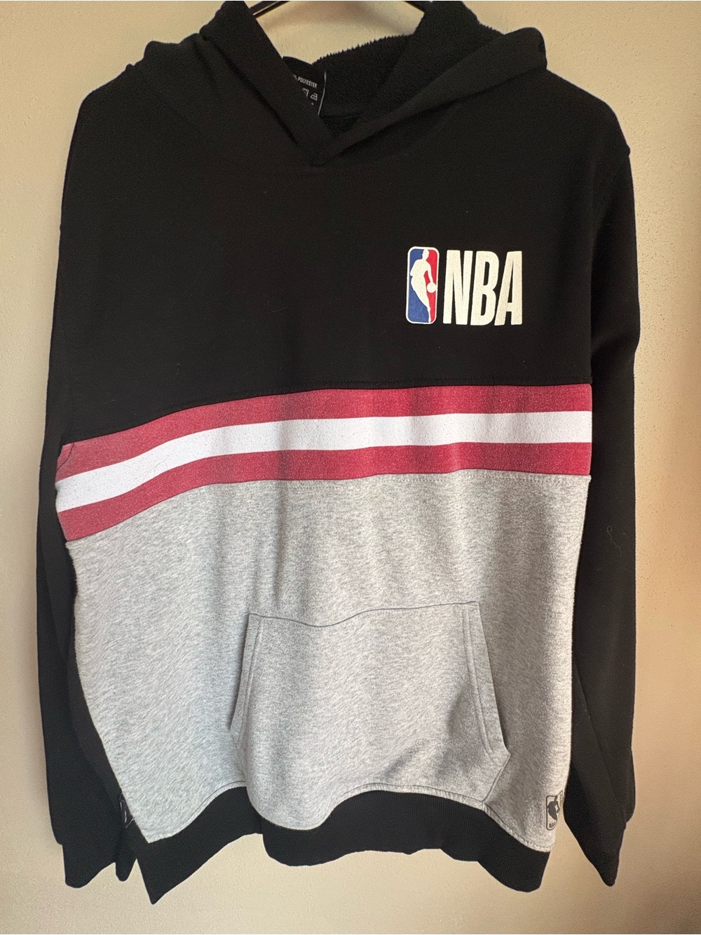 NBA Men's Black, Gray & Maroon Crewneck Sweatshirt